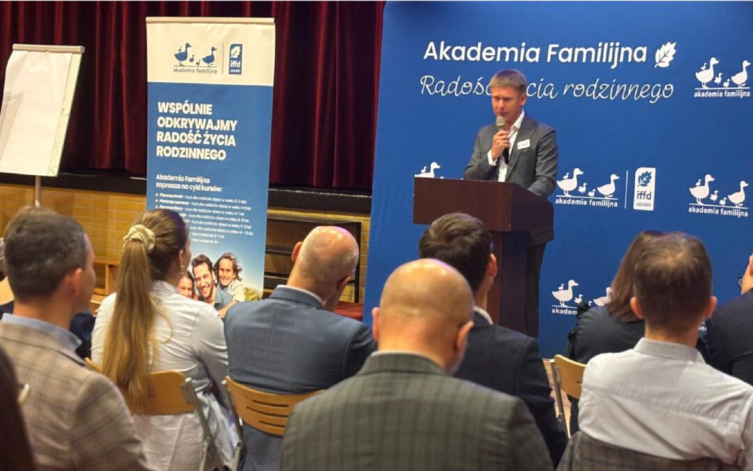 Sesiones de Formación para Moderadores y Encuentro de Líderes de Cursos en IFFD Poland